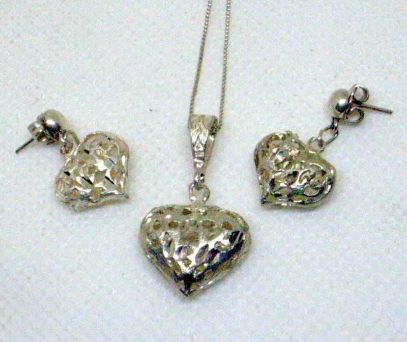 Vintage Sterling Herz Halskette Und Ohrring Set = Schatz Filigrane Silberkette - Kette Baumeln Ohrringe in Der Nähe Von Mint von JanEleven