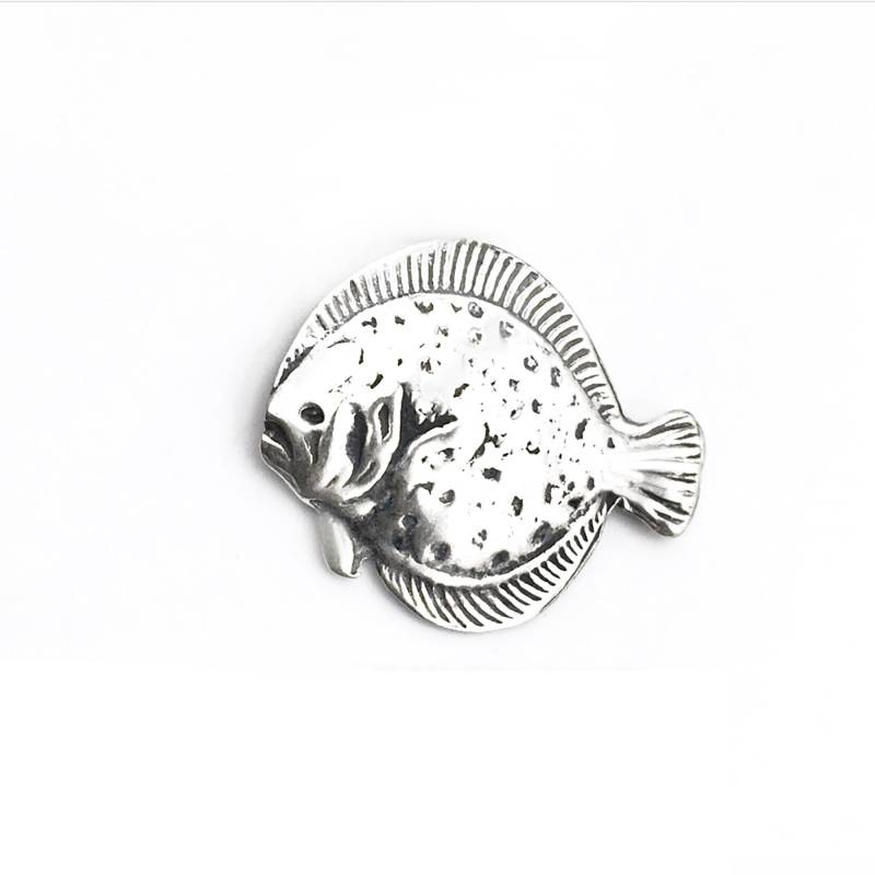 925 Silber Flounder Krawattennadel Handgemachte Anstecknadel von JanPalomboDesign