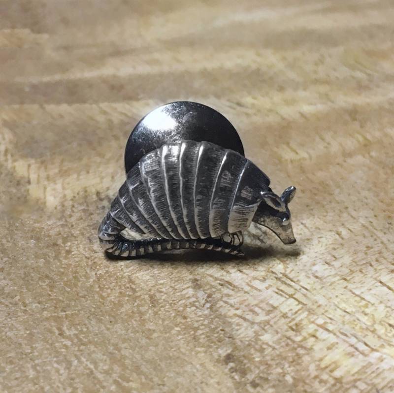 Armadillo Krawattennadel Aus 925Er Silber - Handgefertigte Anstecknadel von JanPalomboDesign