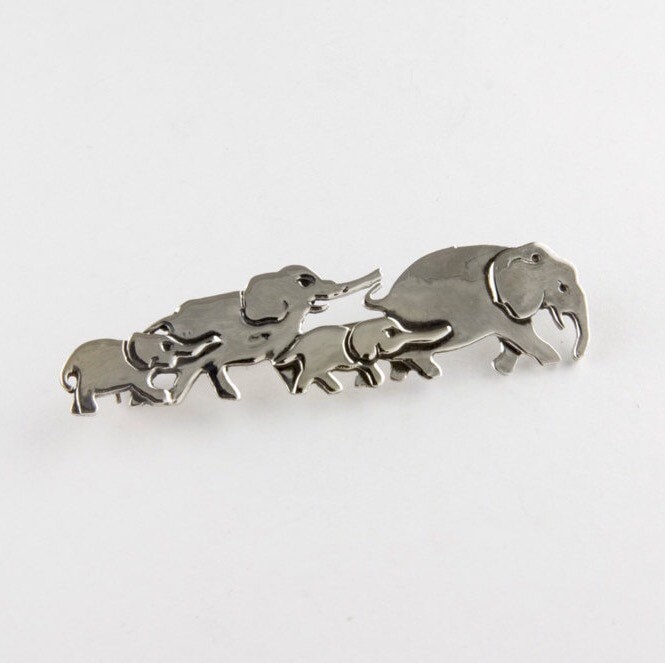 Elefant Herde Sterling Silber Pin Brosche Elefant Herde Sterling Silber Pin Brosche von JanPalomboDesign