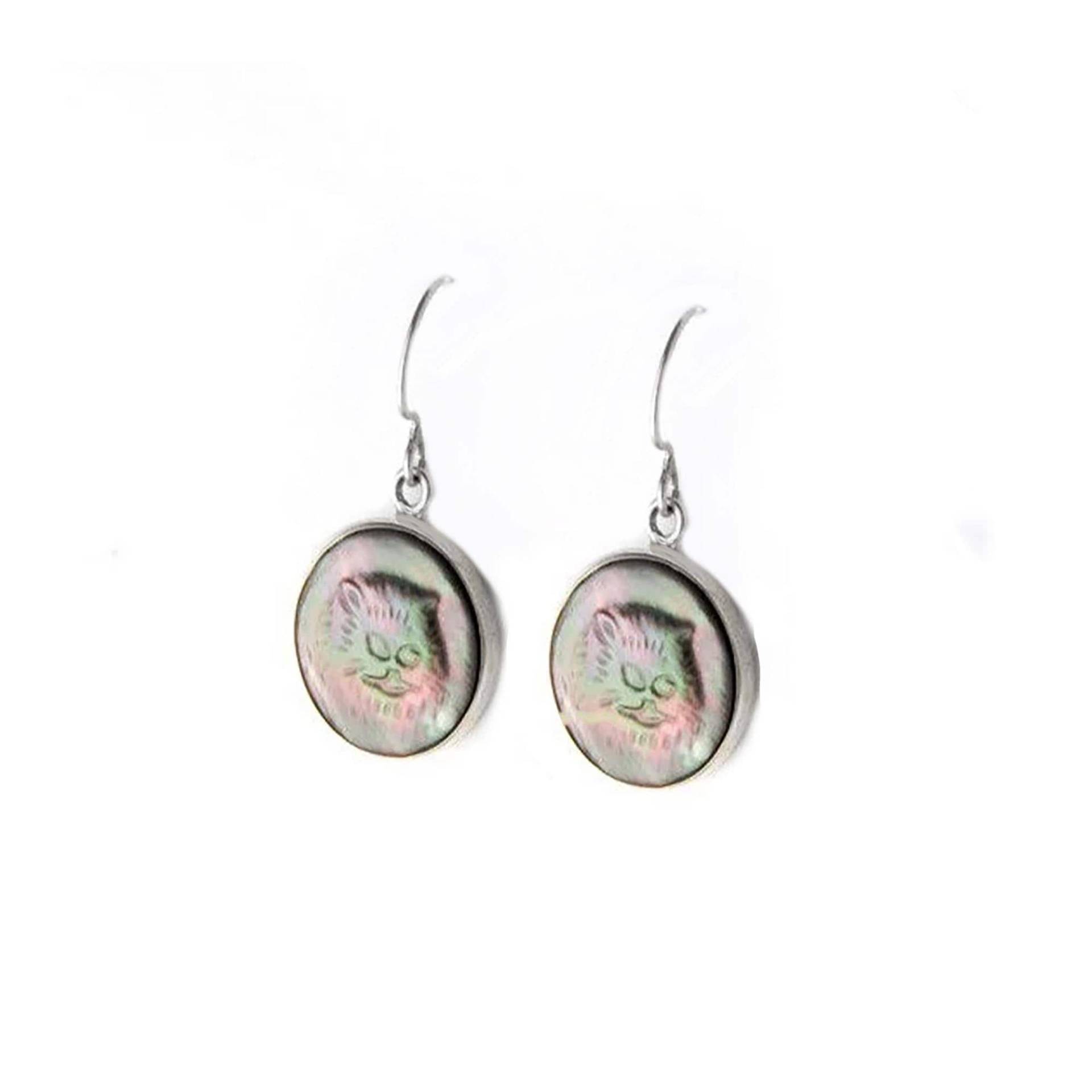 Handgeschnitzte Perserkatze Ohrringe Sterling Silber & Perlmutt von JanPalomboDesign
