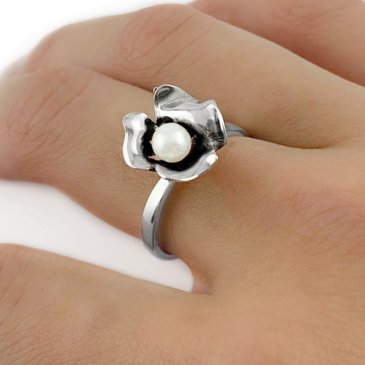 Perle Blumenring in Sterling Silber, Silber Lilie Blumenring, Wüste Mariposa Lilie, Wahl Der Weißen Und Graue von JanPalomboDesign