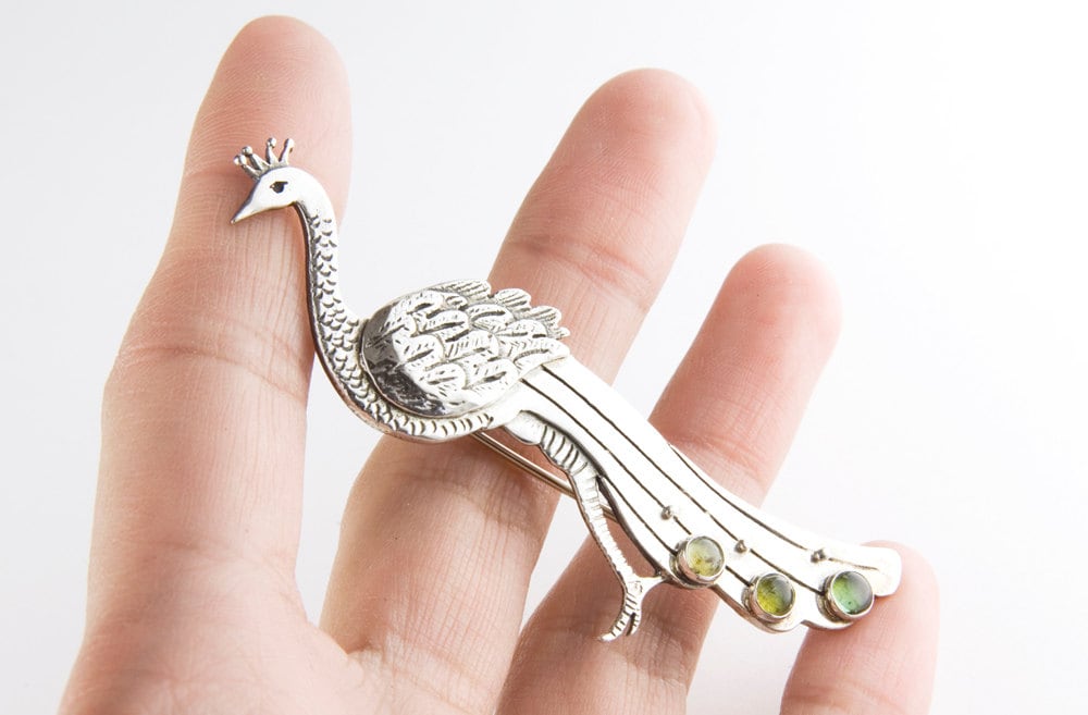 Reich Verzierte Pfau Turmalin Brosche Aus Sterlingsilber von JanPalomboDesign