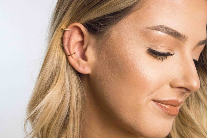 Gold Ohr Manschette-Fake Piercing-Clip Auf Ohrring-Triple Band Manschette-Cz Ohrring Manschette-Minimalist Manschette-Kein Piercing Ohrringe-Geschenk von JanaKupDesigns