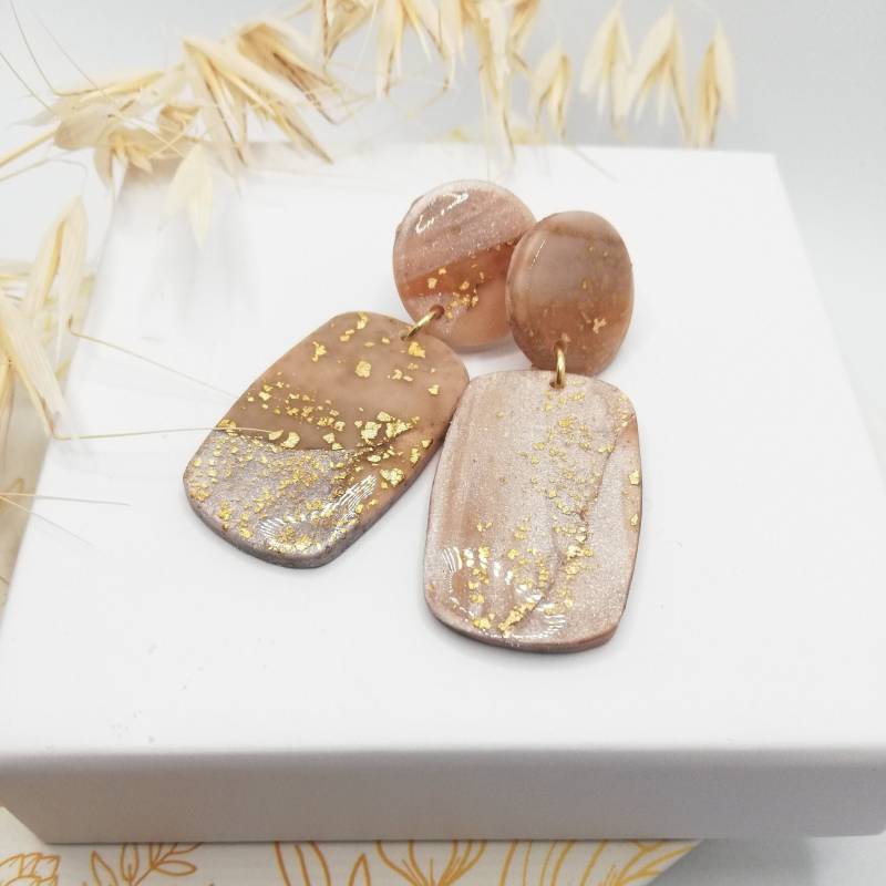 Elegante Ohrringe Aus Polymer Clay, Marmoriert in Kombination Mit Gold, Den Farben Beige, Braun, Perlmutt Und Glänzender Oberfläche Elegante Ohrringe Aus Polymer Clay, Marmoriert in Kombination Mit Gold, Den Farben Beige, Braun, Perlmutt Und Glänzender Oberfläche von JanaLuDesign