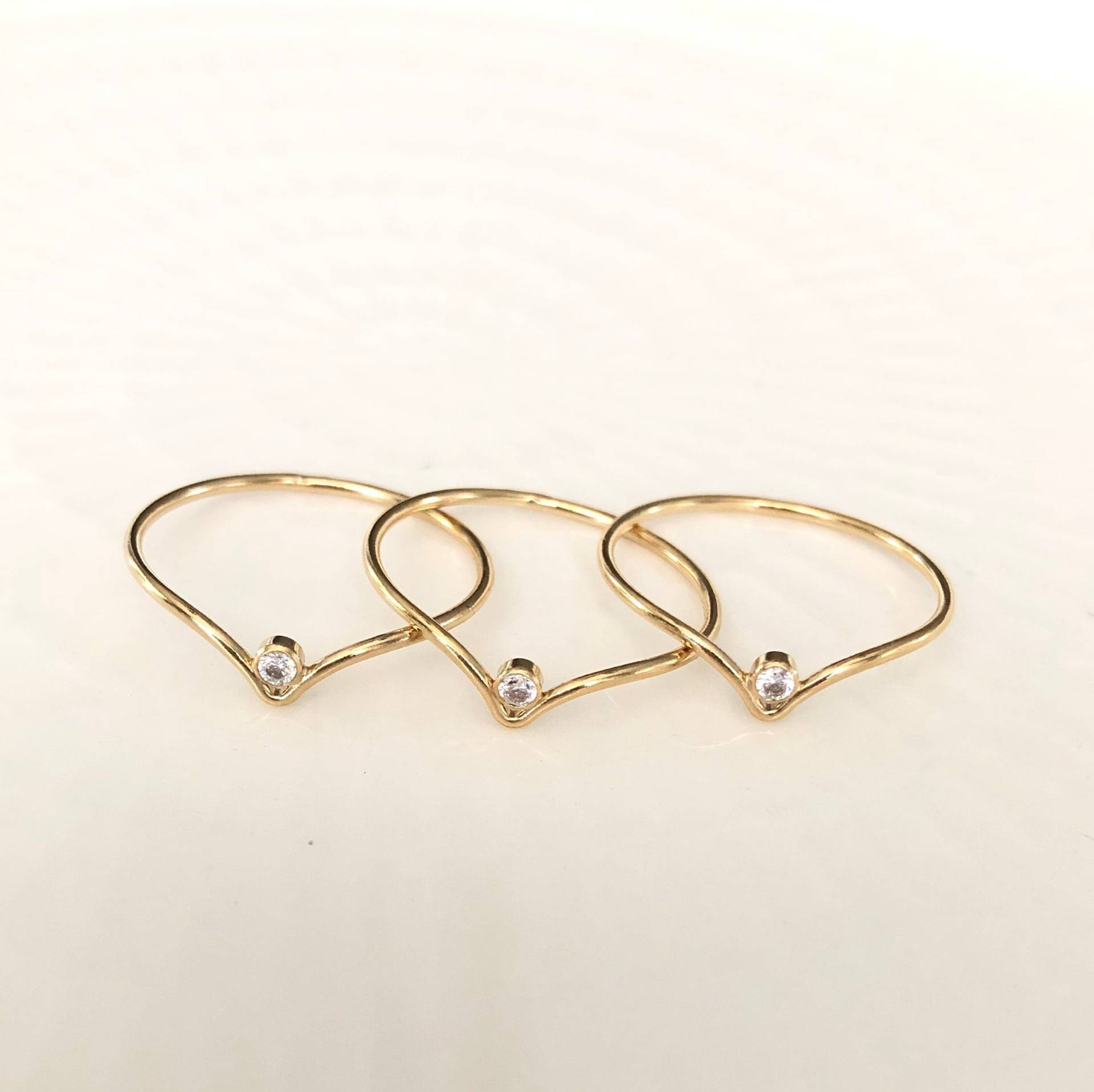 Chevron with Diamant Cz Ring in 14K Gold Filled von Janaluxe