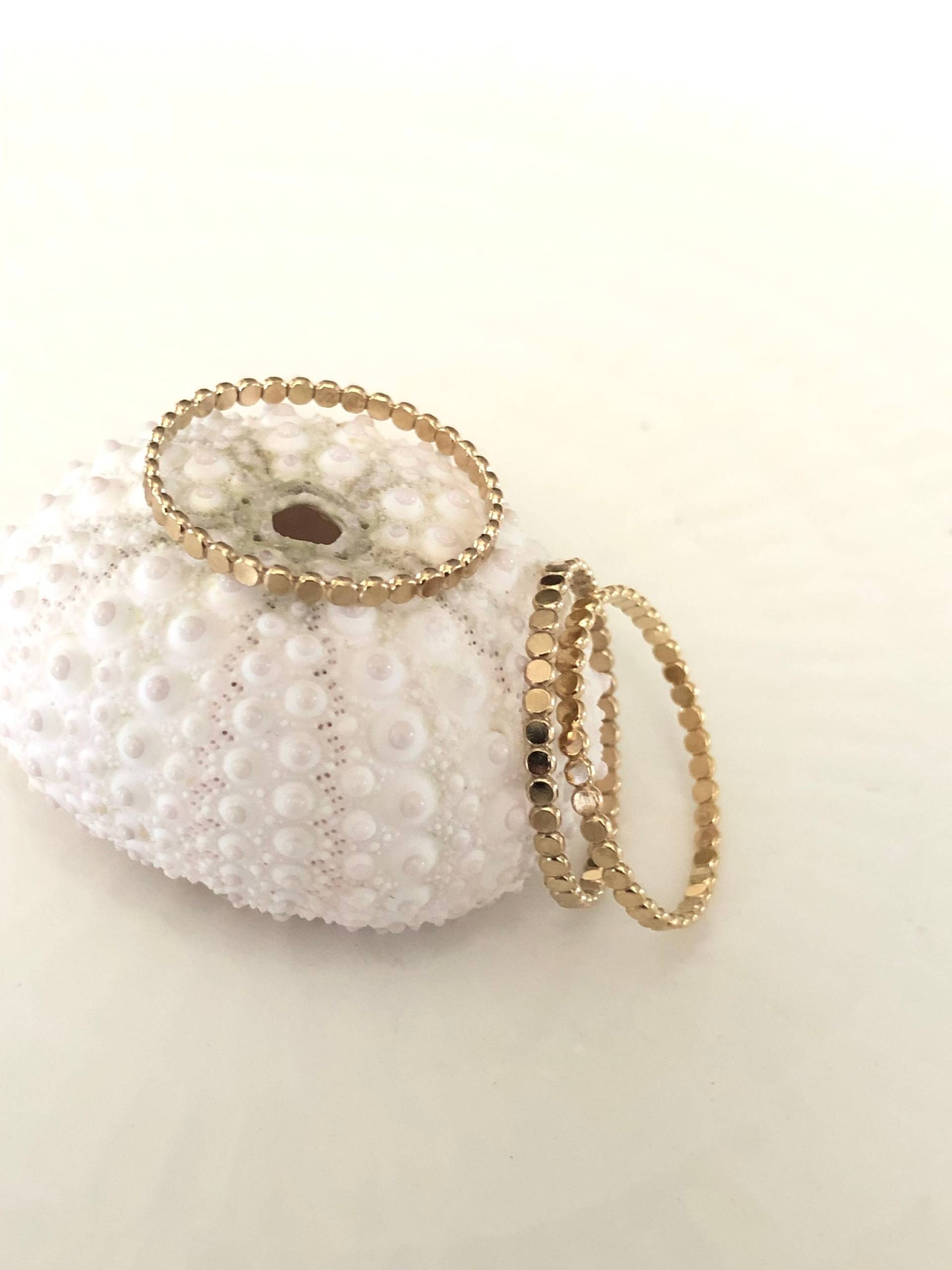 Gold Filled Flachperlenring von Janaluxe