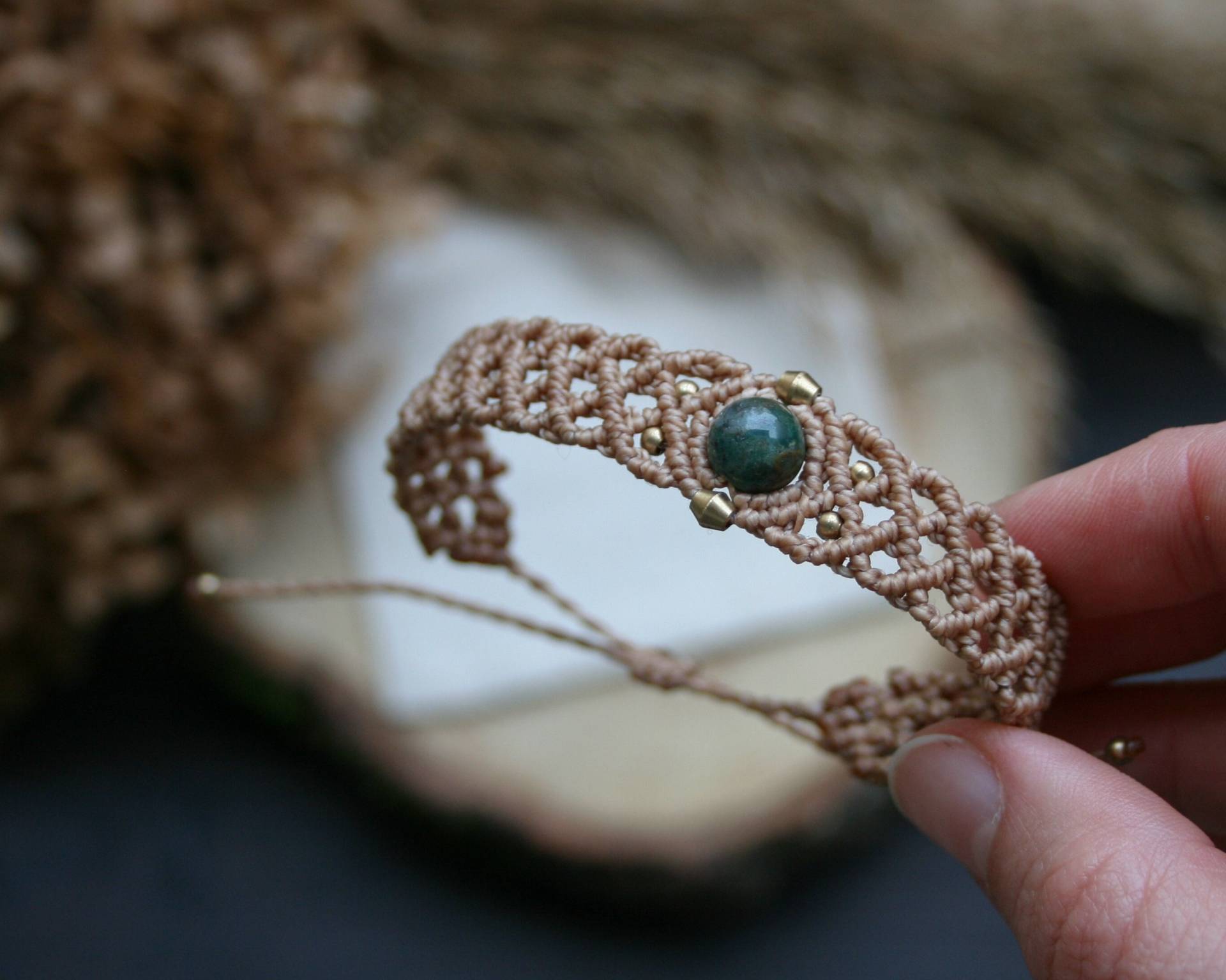 Makramee Armband Mit Achat Edelstein Und Messingperlen | Hippie Festival Schmuck von JanameeJewelry