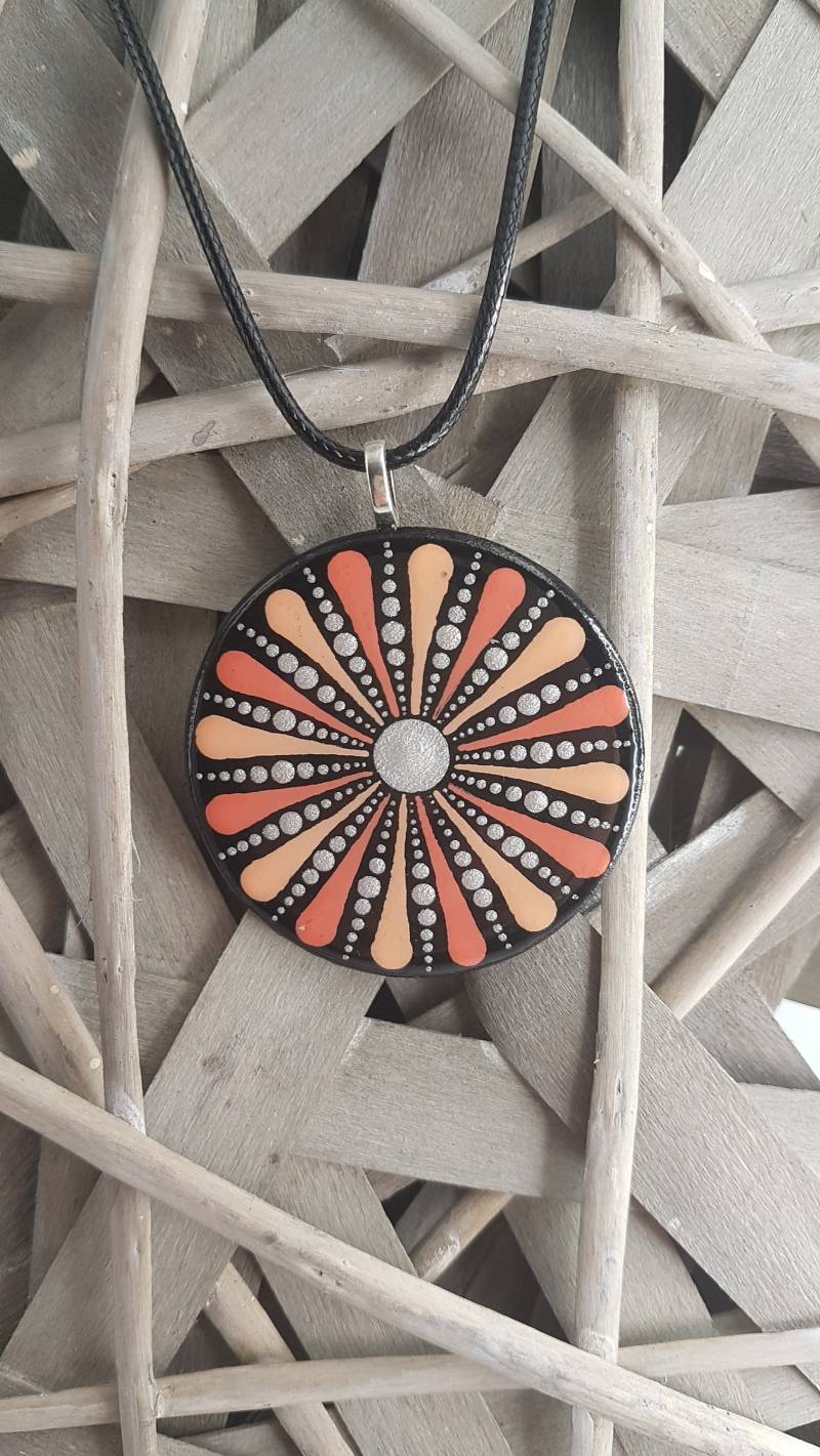 Modeschmuck Handbemaltes Schmuckstück Aus Holz Kettenanhänger Mandala Dotting Modeschmuck Handbemaltes Schmuckstück Aus Holz Kettenanhänger Mandala Dotting von JanasFarbenspiel