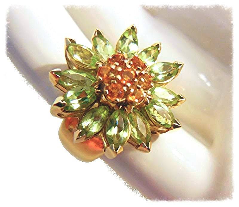 Daisy-Bunten Edelstein-Ring Blumen in Jeder Kostbare/Halbedelsteinen Stein 18 K Gold, 14 Oder Sterling Silber Hier Peridot, Topas, Etc von JaneAGordon