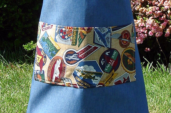 Denim Vintage Flugzeuge Bib Schürze, Kindergröße Denim Vintage Flugzeuge Bib Schürze, Kindergröße von JaneEllen2