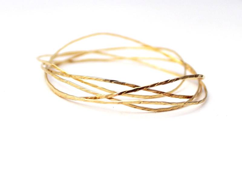 Gehämmertes 14K Gold Armreifen Armband Set Gehämmertes 14K Gold Armreifen Armband Set von JaneFullerDesigns