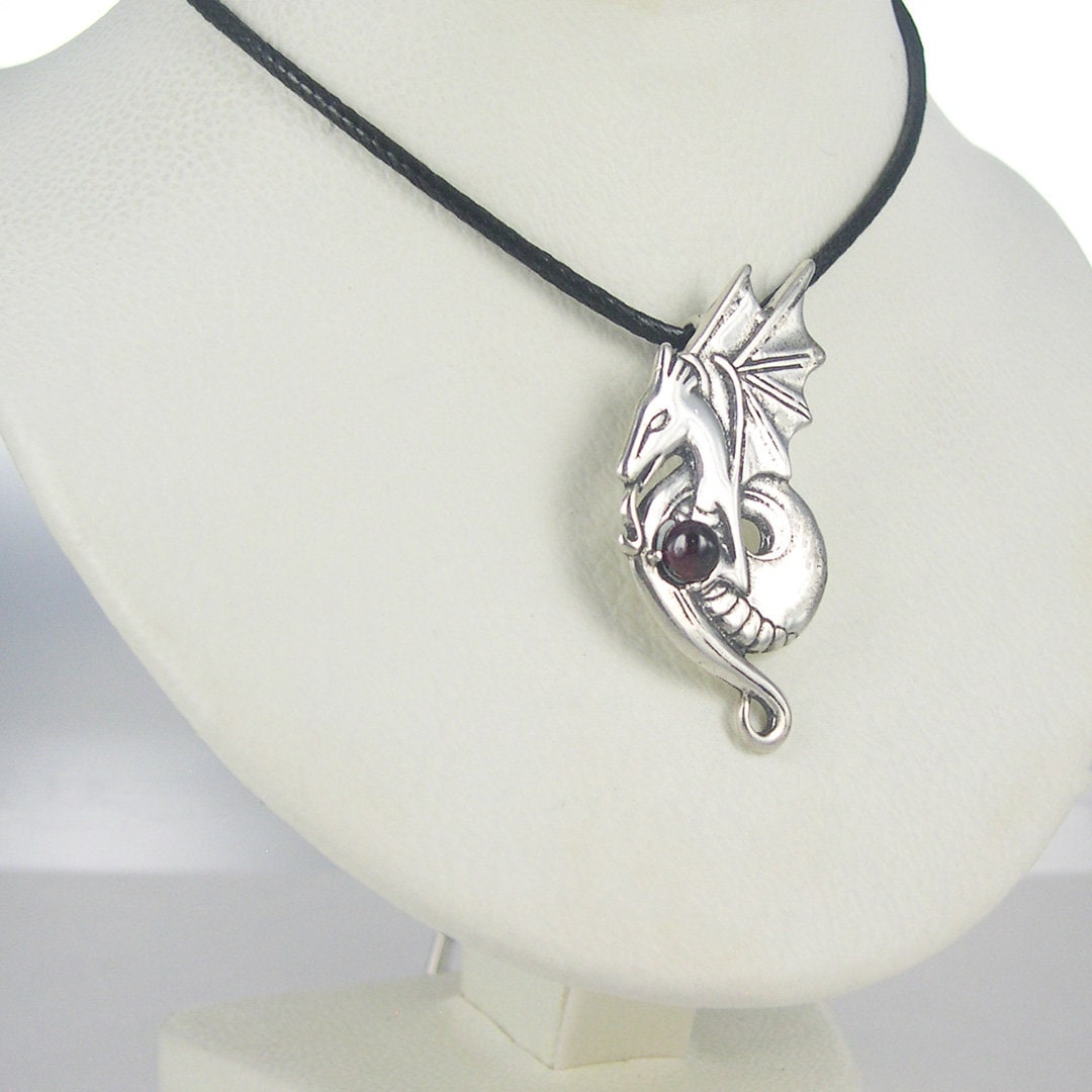 Drachen Anhänger Mit Schmuckstein von JaneIrisDesigns