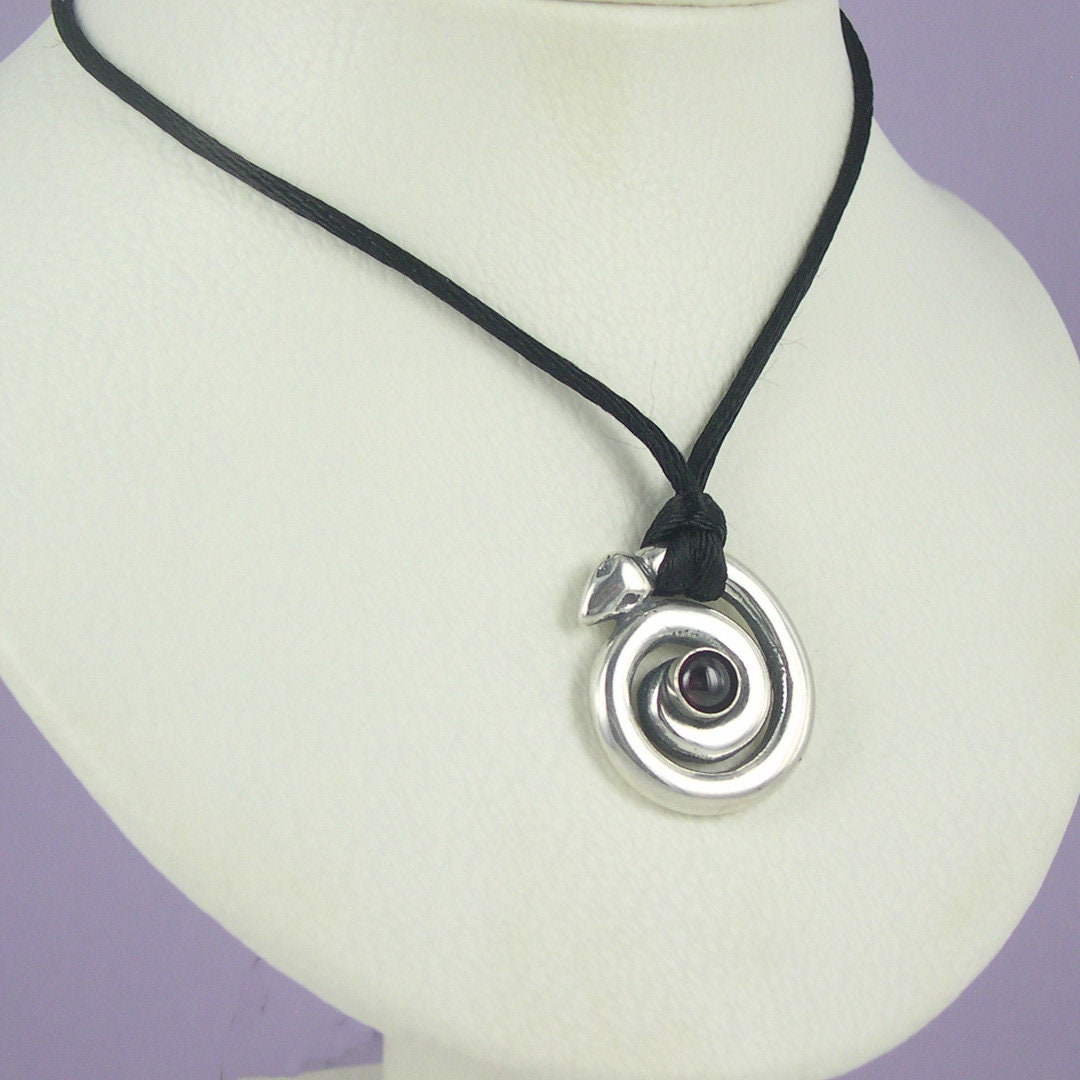 Gewickelte Schlangenkette Mit Edelstein von JaneIrisDesigns