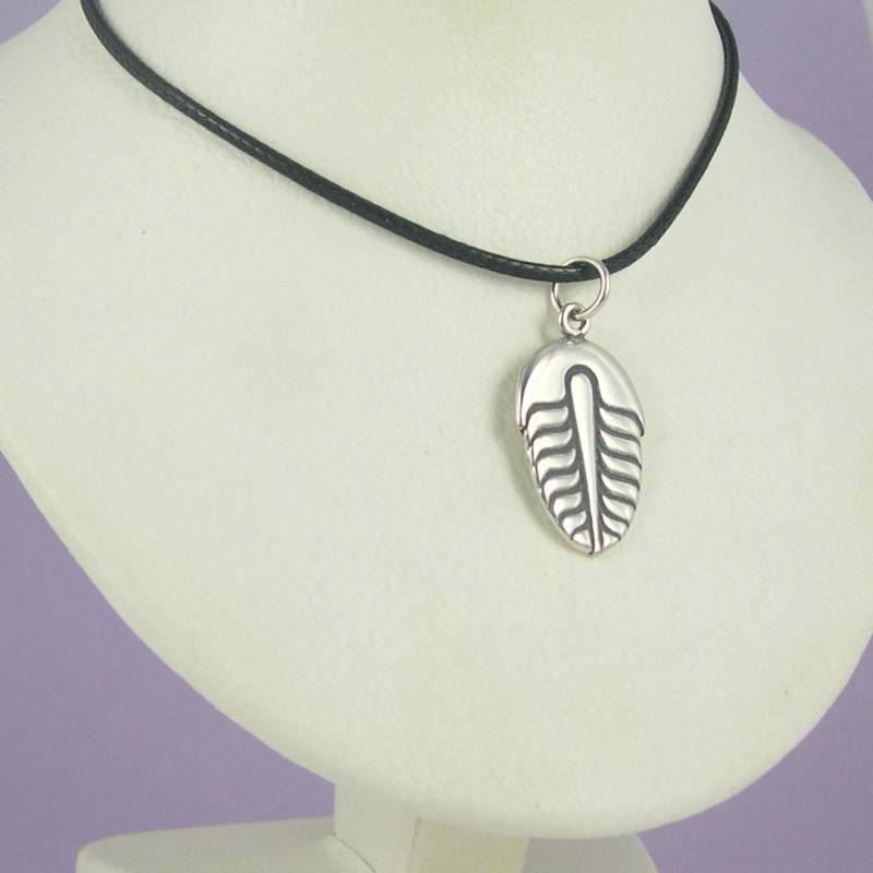 Große Trilobit Anhänger von JaneIrisDesigns