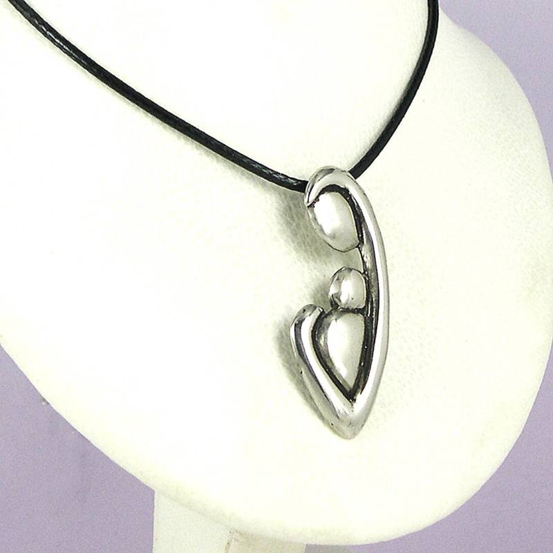 Mutterliebe Ii Anhänger von JaneIrisDesigns