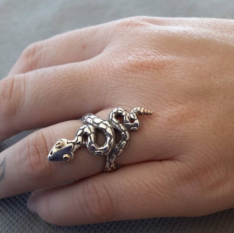 Rasselnake Ring-Silber & Gold von JaneIrisDesigns