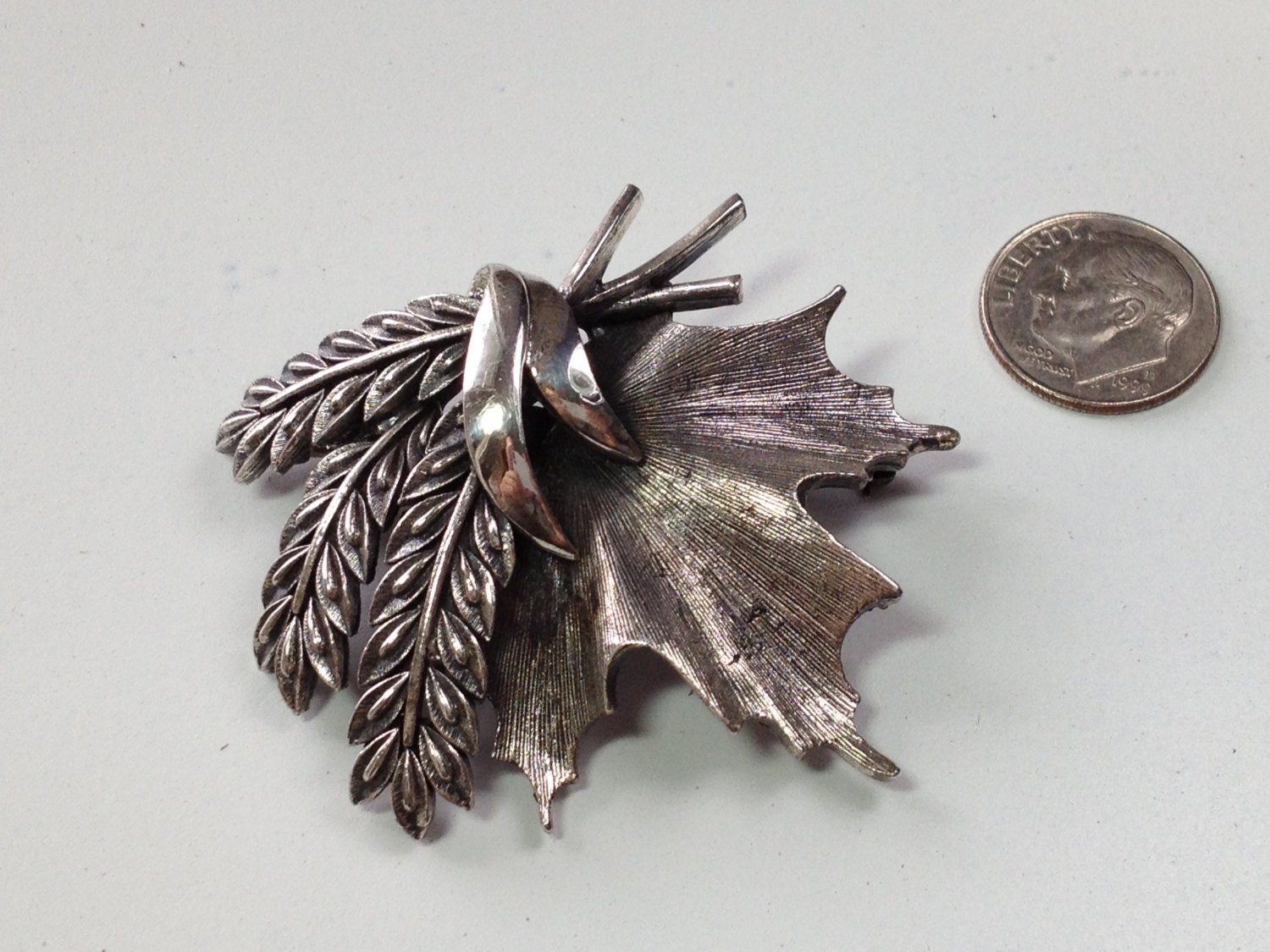 Vintage 50Er Jahre Signiert Tortolani Silvertone Blatt Brosche von JaneJosephVintage