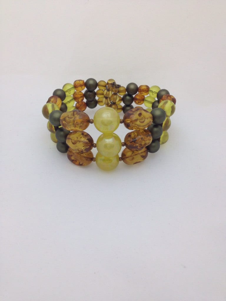 Vintage Grüne Lucite Und Faux Pearl Graduiertes Memory Armband von JaneJosephVintage