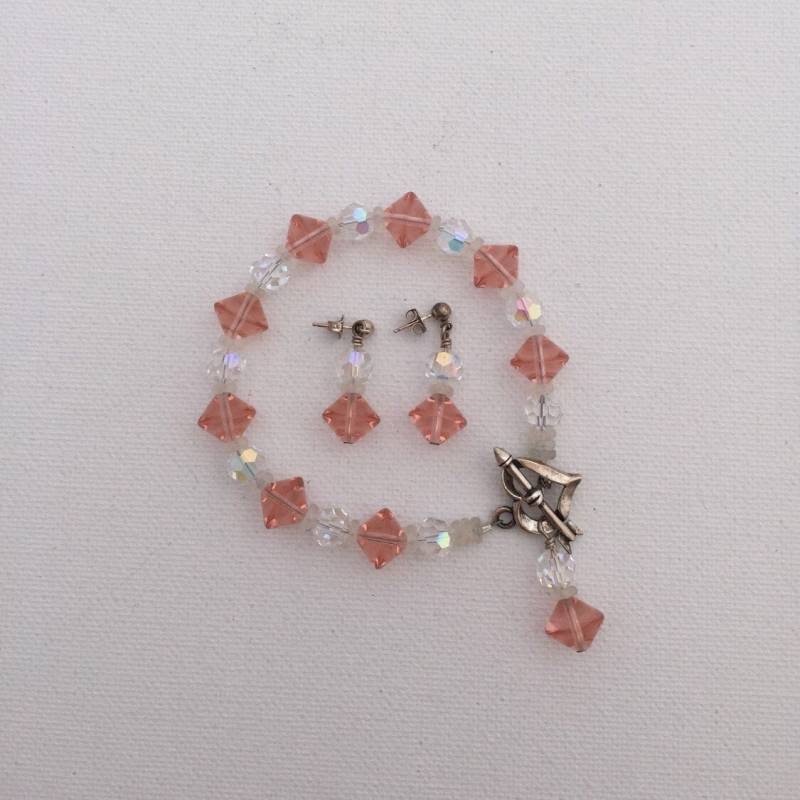 Vintage Pfirsich Glas Und Swarovski Kristall Perlen Armband Ohrringe Set Vintage Pfirsich Glas Und Swarovski Kristall Perlen Armband Ohrringe Set von JaneJosephVintage