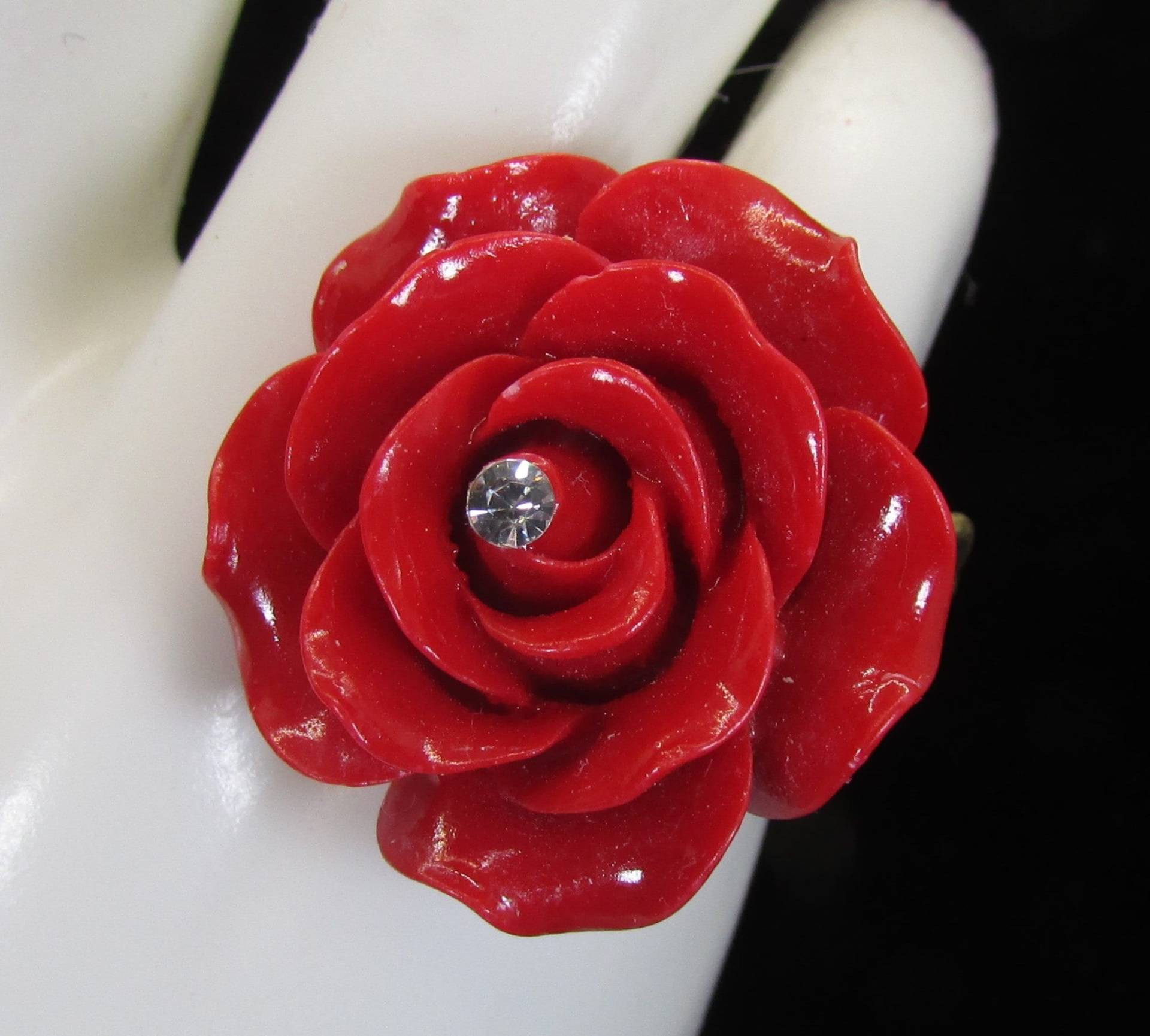 Rote Rose Hübscher Verstellbarer Blumenring Mit Strasssteinen Rote Rose Hübscher Verstellbarer Blumenring Mit Strasssteinen von JaneMarieDesign