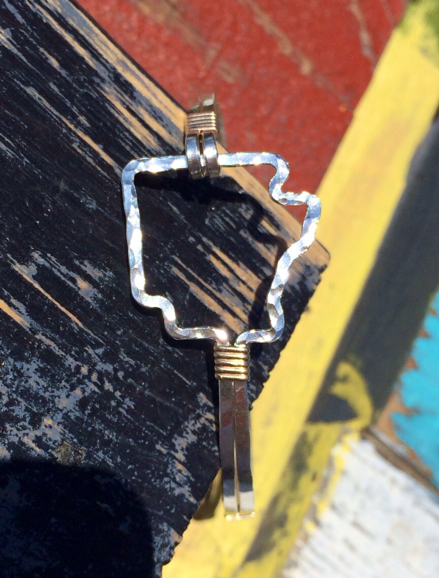 Arkansas Förmige Armband Gehämmert in Argentium Sterling Silber Eingewickelt 14K Gold Filled, Gliederarmband von JaneMcCroryJewelry