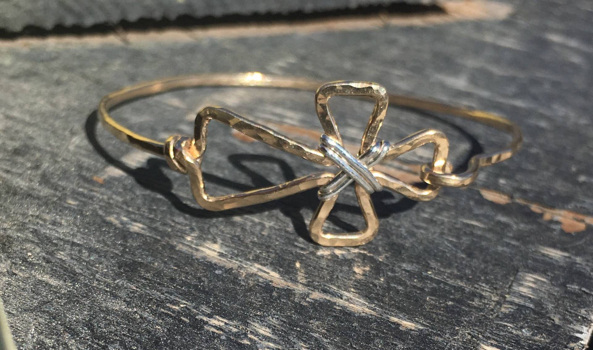 Baby Kreuz Armband in 14K Gold Filled, Taufarmband, Taufe Armband, Kleinkind Kirche von JaneMcCroryJewelry