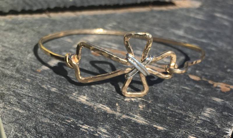 Baby Kreuz Armband in 14K Gold Filled, Taufarmband, Taufe Armband, Kleinkind Kirche von JaneMcCroryJewelry