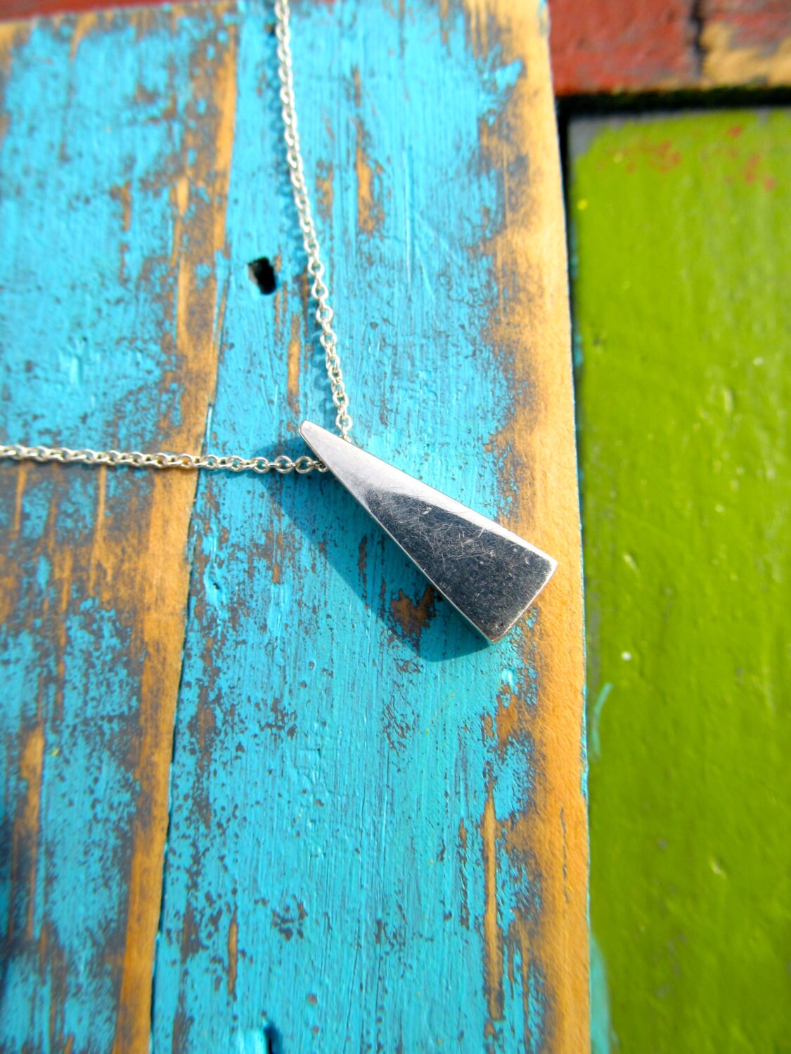Delta-Dreieck Halskette Aus Sterlingsilber, Gleichschenkliges Dreieck Anhänger Auf Argentium Sterlingsilberkette von JaneMcCroryJewelry