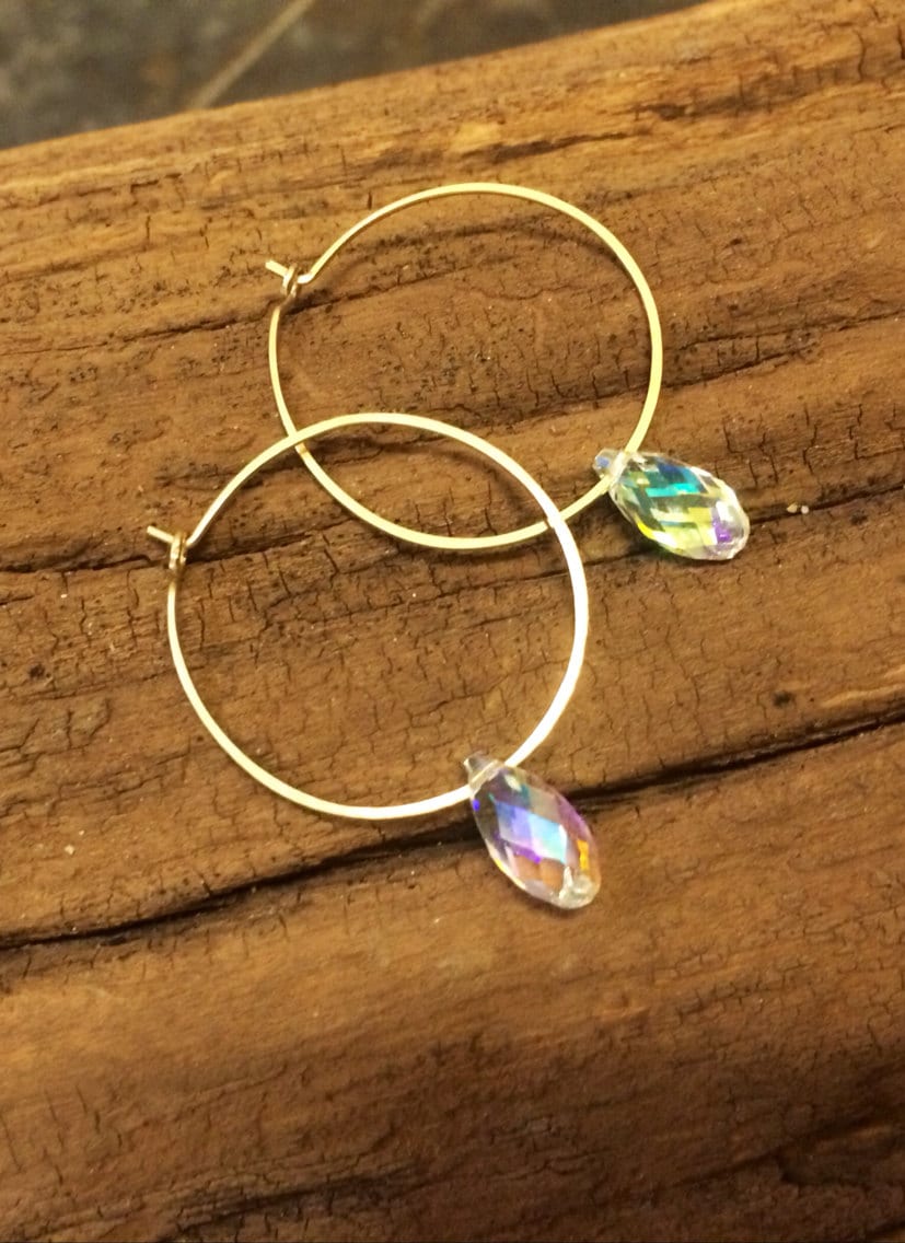 Gold Swarovski Gehämmert Creolen, Kristall Gehämmerte Ohrringe, Crystal von JaneMcCroryJewelry