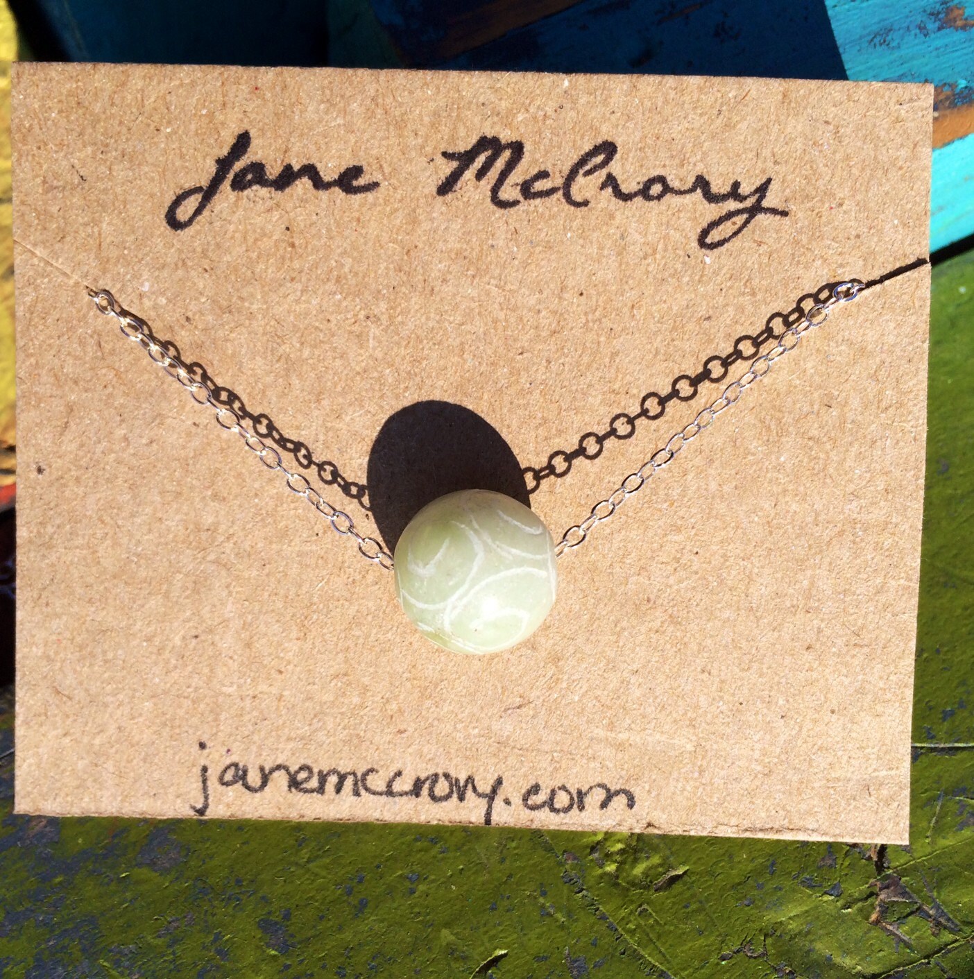 Grüne Jade Halskette Sterling Silber Kette Schwimmt Geschnitzt von JaneMcCroryJewelry