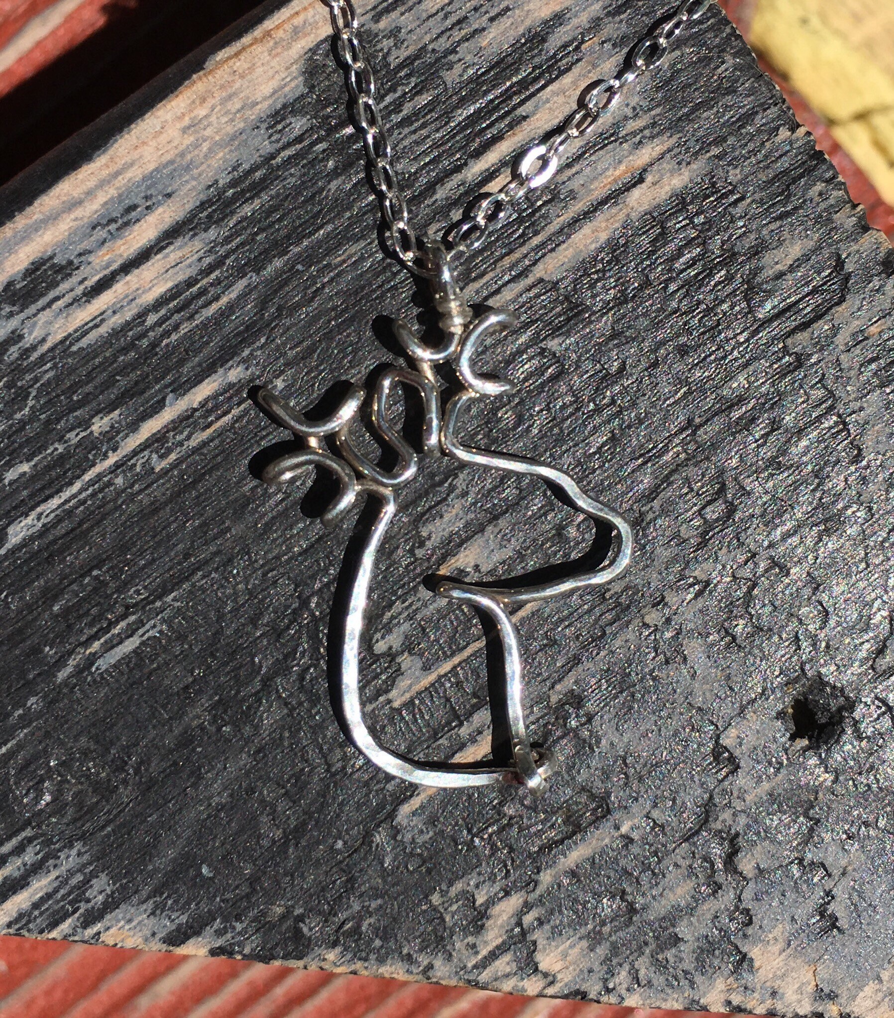 Hirschhalskette Aus Draht Gehämmert, 8-Punkt Buck Hirschhalskette, Hirschjäger-Geweihhalskette von JaneMcCroryJewelry