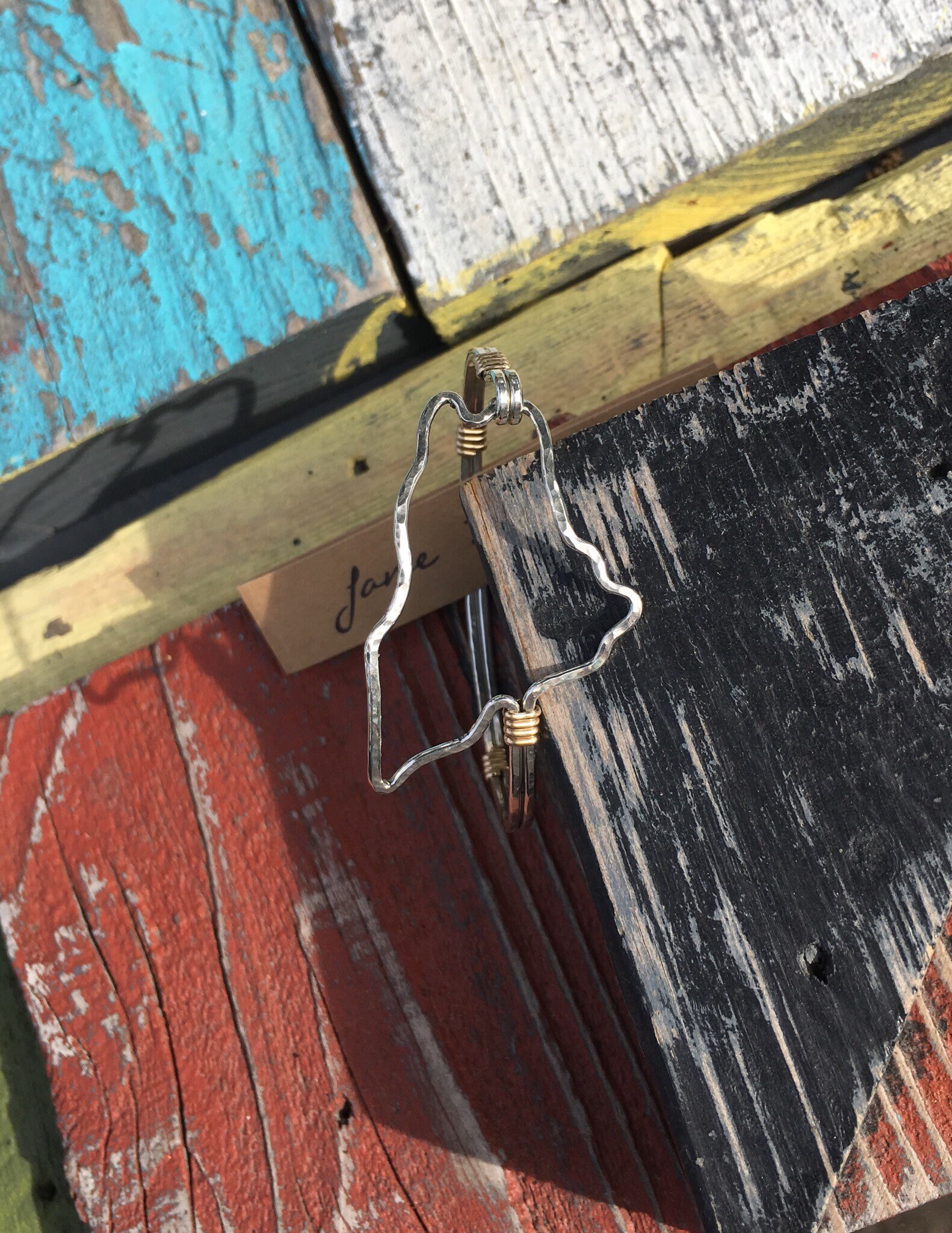 Maine-Armband in Argentium Sterling Silber Verpackt 14K Gold Gefüllte Draht, Maine Zustand Geformt Armband, Armband Gehämmert von JaneMcCroryJewelry