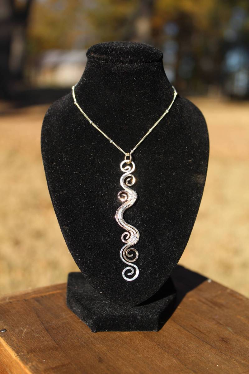 Mighty Mississippi River Halskette Gehämmert in Sterling Silber, Gold Und Kupfer An Silber Kette, Schmuck von JaneMcCroryJewelry