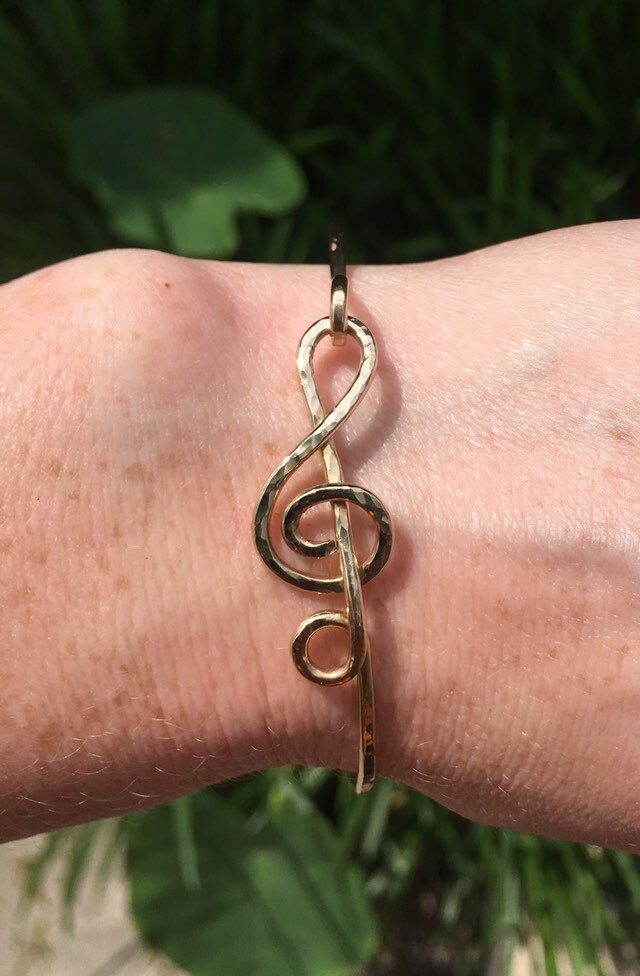 Violinschlüssel Sterling Armband, Argentium Silber Armband Gehämmert, Musik Note Blues, Musiker von JaneMcCroryJewelry