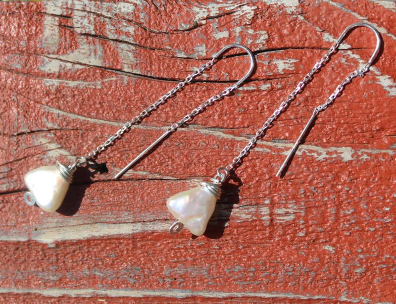 sterling Silber Delta Perle Ohrfäden, Gold Dreieck Tropfen Ohrringe von JaneMcCroryJewelry