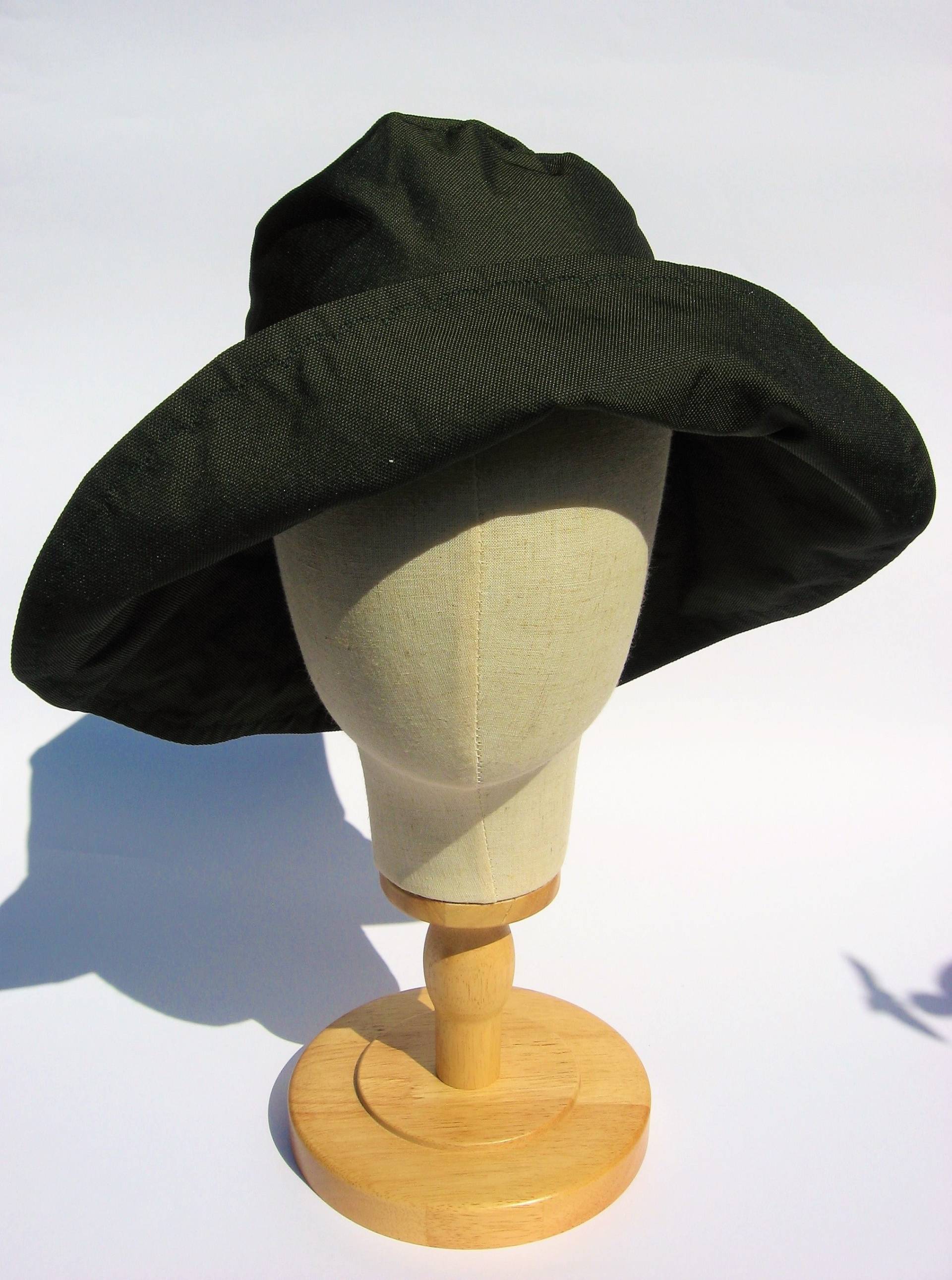 Damen Regenhut, Grosser Krempenhut Waldgruen Oder Dunkelblau, Designer All Wetter Hut, M /L von Janecolori