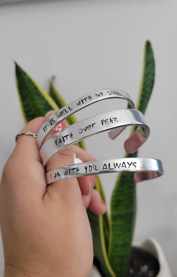 Christliche Manschetten - Es Ist Gut Mit Meiner Seele Armband Glaube Über Angst Ich Bin Immer Bei Dir Christliche Manschetten - Es Ist Gut Mit Meiner Seele Armband Glaube Über Angst Ich Bin Immer Bei Dir von JanglesByJan