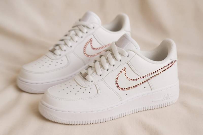 Custom Air Force 1 Sneaker - Swarovski Strass "Delicate Crystal" in Light Peach Glitzer von JaniceArtBoutique