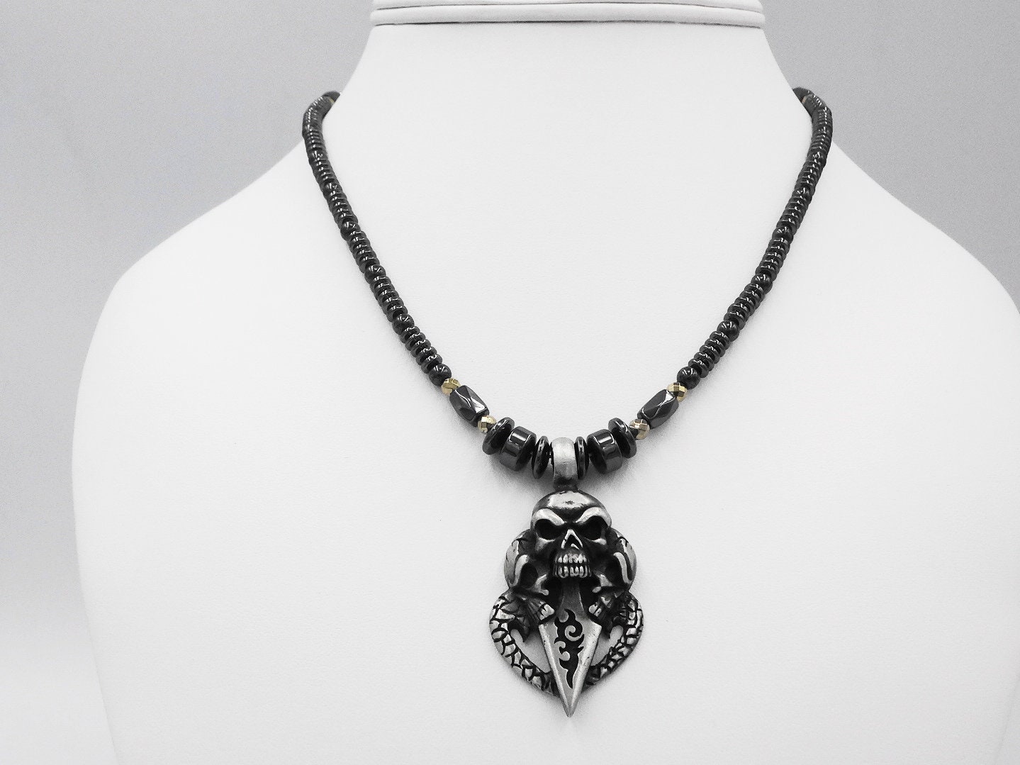 Schädel-Halskette Aus Metall von JaniesCrystalsandGem