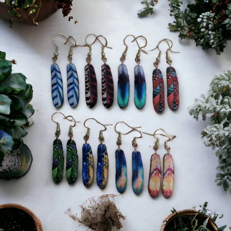Bunte Federn Ohrringe von JaninaJewelryShop