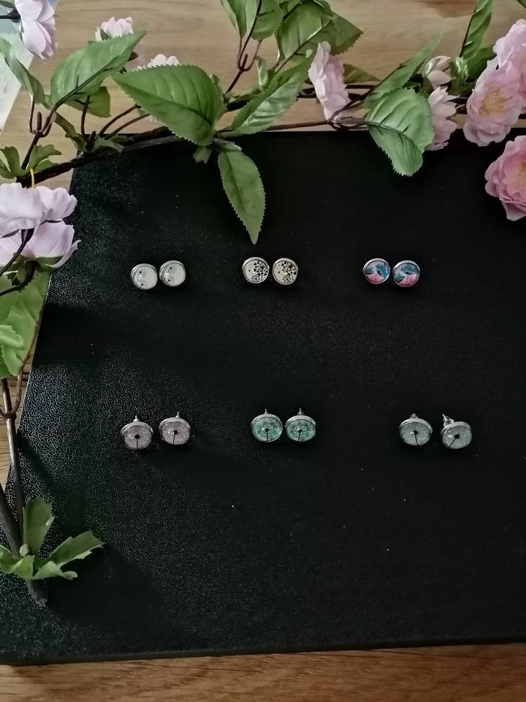 Handmade Cabochon Ohrstecker Handmade Cabochon Ohrstecker von JaninaJewelryShop