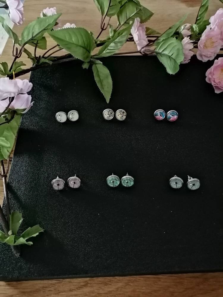 Handmade Cabochon Ohrstecker Handmade Cabochon Ohrstecker von JaninaJewelryShop