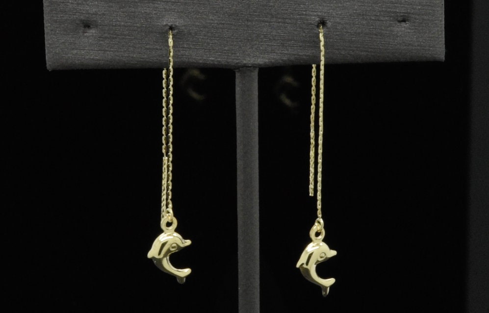 14K Gelb Gold Feine Zierliche Baumeln String Kettenglied Tropfen Puffed Marine Meerestier Delfin Einfädler Strand Ohrringe 14K Gelb Gold Feine Zierliche Baumeln String Kettenglied Tropfen Puffed Marine Meerestier Delfin Einfädler Strand Ohrringe von JanksyJewels