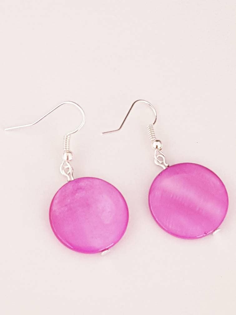 Perlmutt Ohrringe, Rosa Gelbe Sommerkleidung, Neuheit Flache Perlen, Sommer Disc Ohrringe von JansGems2012