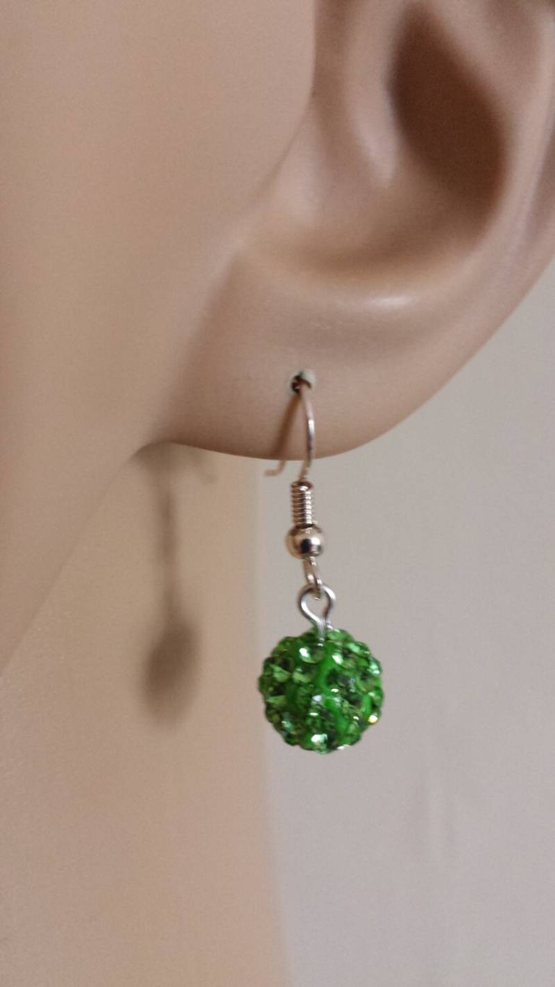 Shamballa Ohrringe, Runde Pave Swarovski Kristall Perlenohrringe, Perlen, Grün Kristallperlen von JansGems2012