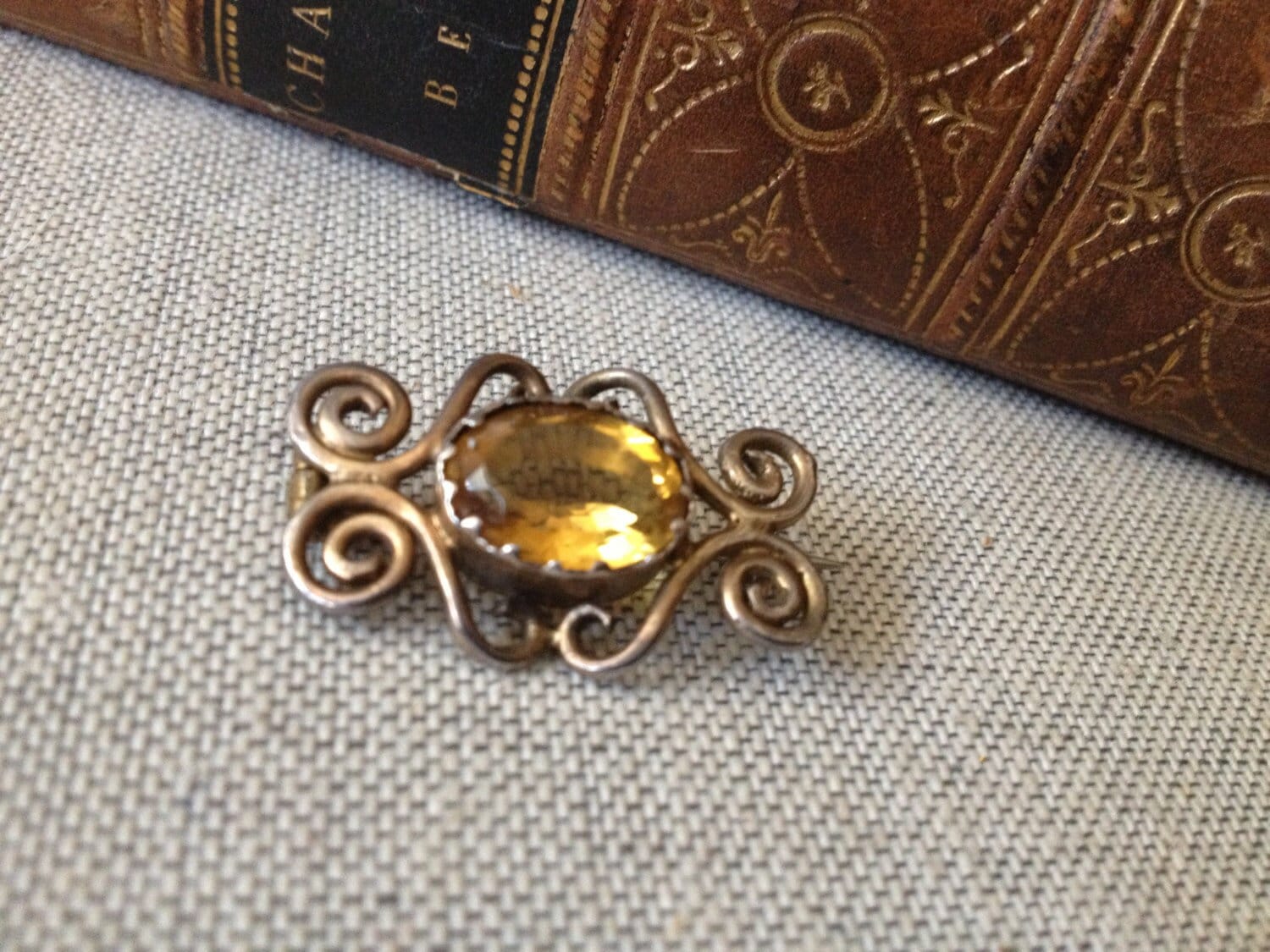 Vintage Bernstein Citrin Stein & Gold Brosche Anstecknadel von JansVintageStuff