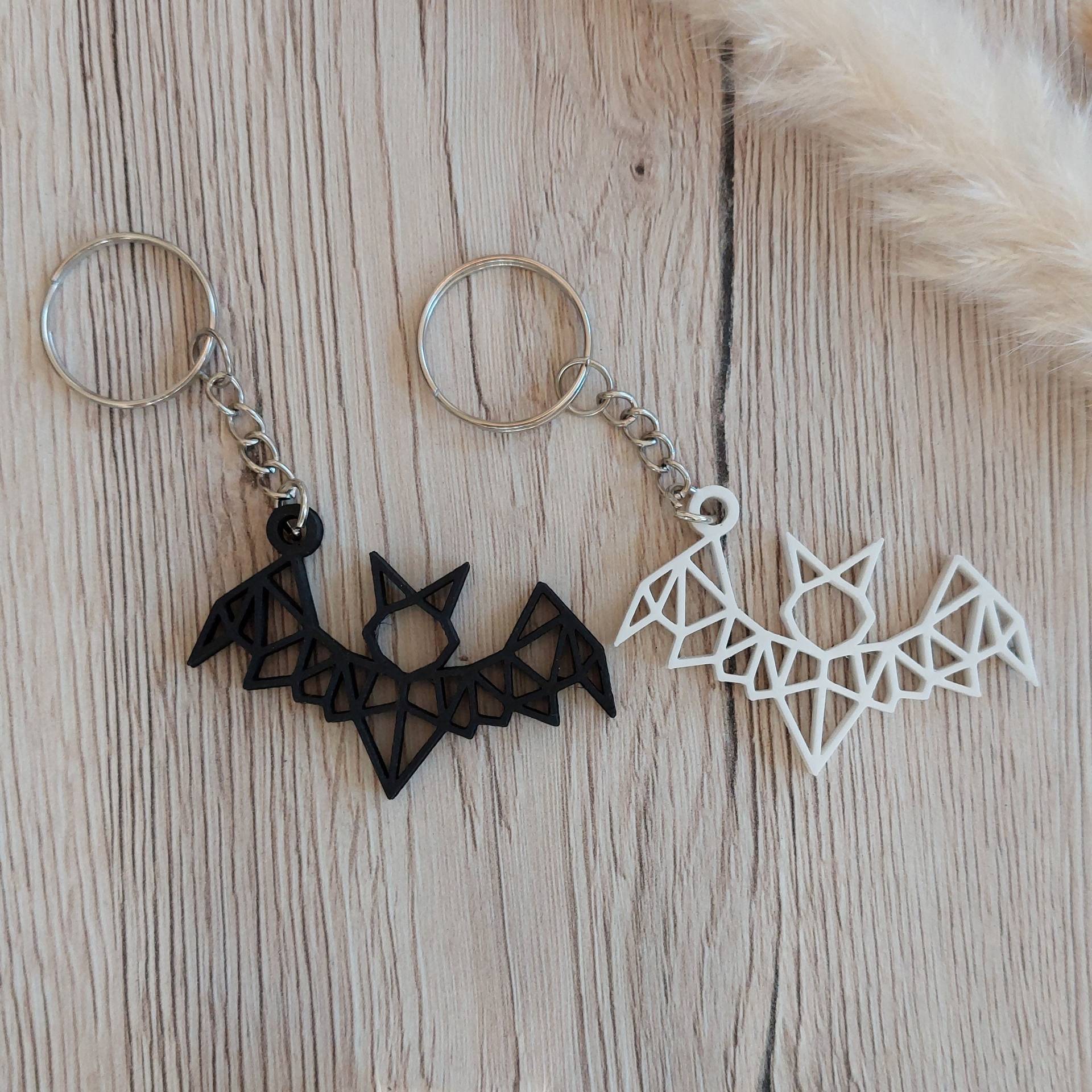 Fledermaus Schlüsselanhänger/Taschenanhänger, 3D Gedruckt, Einzigartiges Geschenk, Schwarz, Weiß , Pla/Kunststoff Fledermaus Schlüsselanhänger/Taschenanhänger, 3D Gedruckt, Einzigartiges Geschenk, Schwarz, Weiß , Pla/Kunststoff von Jansprint