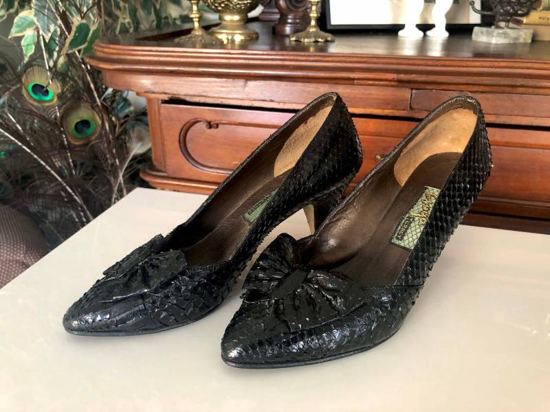 Vintage Echte Schlangenhaut Leder Handmade Schleife Heels Schuhe Pump von JanusVintage