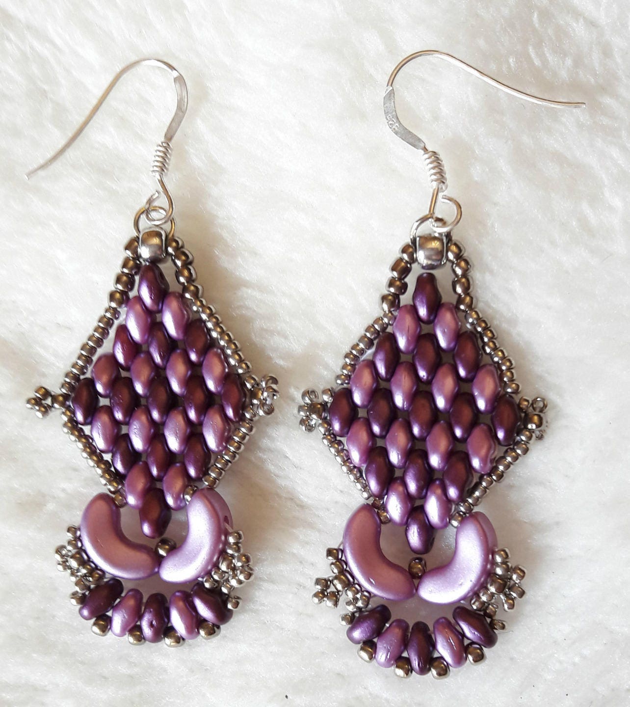 "Orient" Ohrringe Aus Violetten Und Fliederfarbenen Glasperlen von Janyscrea